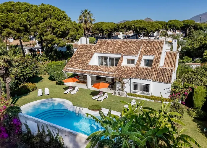 Casa El Sur Beachside In Marbella Вілла Естепона