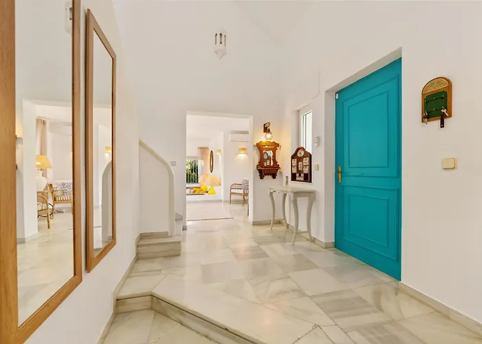 Casa El Sur Beachside In Marbella Вілла *