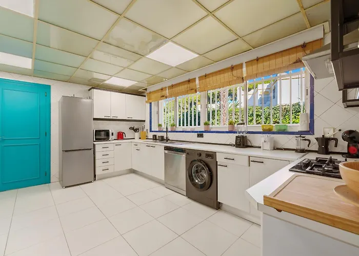 Вілла Casa El Sur Beachside In Marbella Естепона