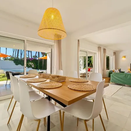 Villa Casa El Sur Beachside In Marbella
