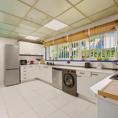 Villa Casa El Sur Beachside In Marbella Estepona