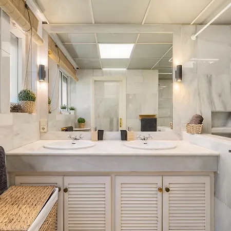 Casa El Sur Beachside In Marbella Villa