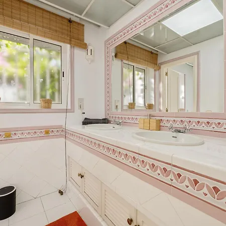 Villa Casa El Sur Beachside In Marbella Estepona