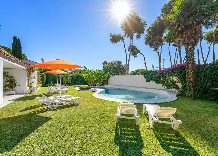 Casa El Sur Beachside In Marbella 에스테포나