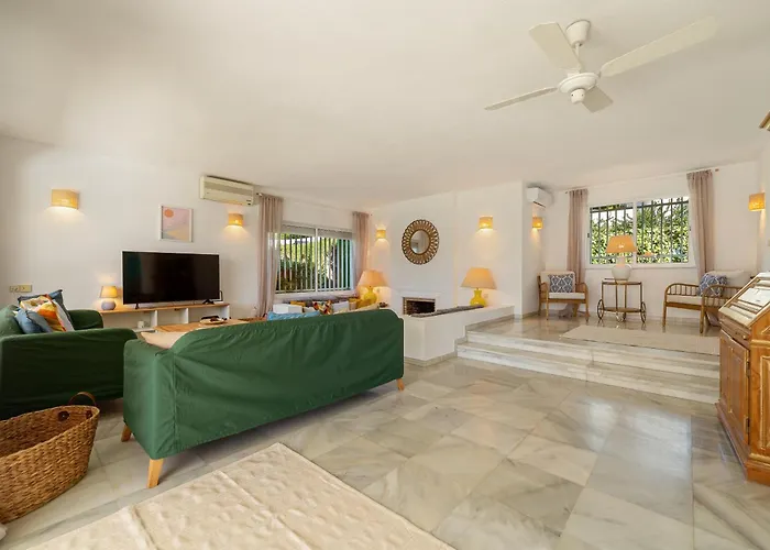 Casa El Sur Beachside In Marbella * 에스테포나