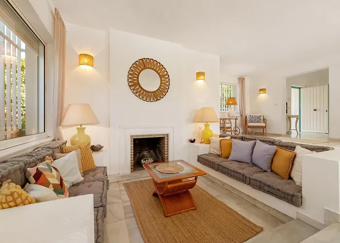 Casa El Sur Beachside In Marbella 빌라 에스테포나