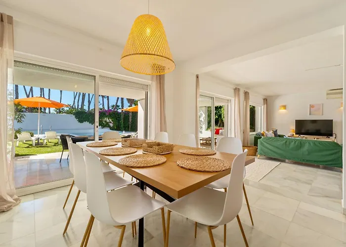 Villa Casa El Sur Beachside In Marbella