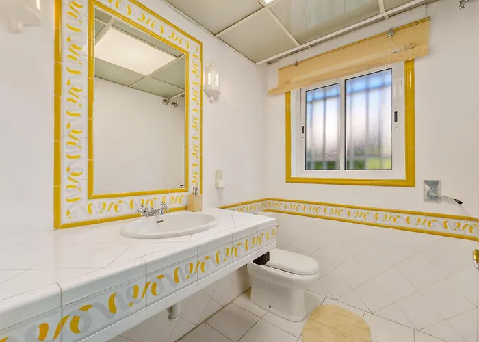 Casa El Sur Beachside In Marbella 에스테포나