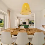 Casa El Sur Beachside In Marbella 빌라