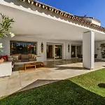 Casa El Sur Beachside In Marbella * 에스테포나