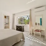 Casa El Sur Beachside In Marbella 빌라 에스테포나