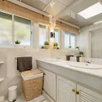 Casa El Sur Beachside In Marbella 빌라